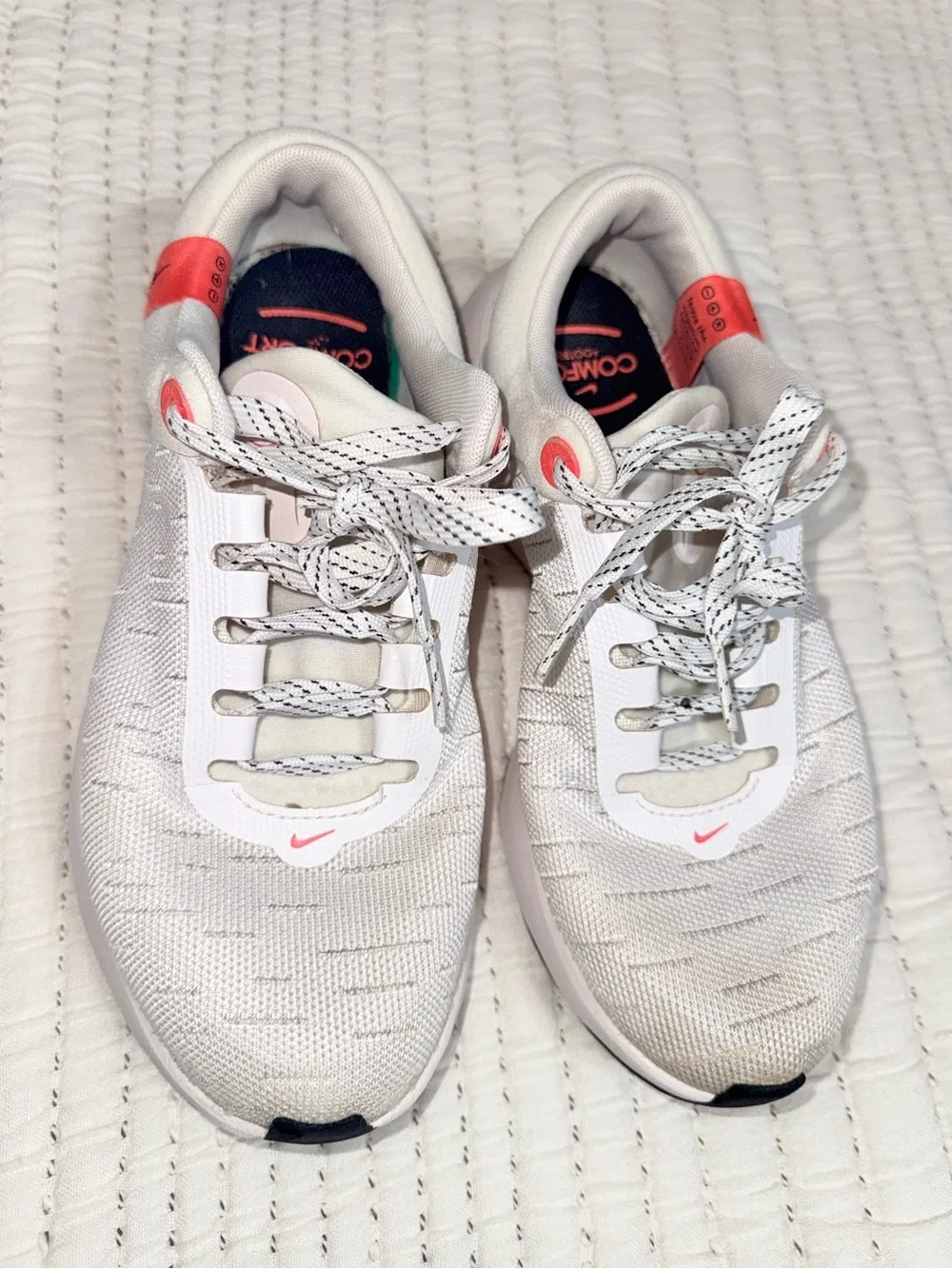 Nike Renew Serenity running shoes size 7